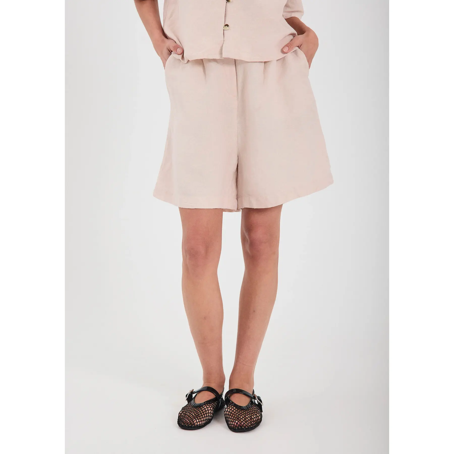Short Donna  Lineo