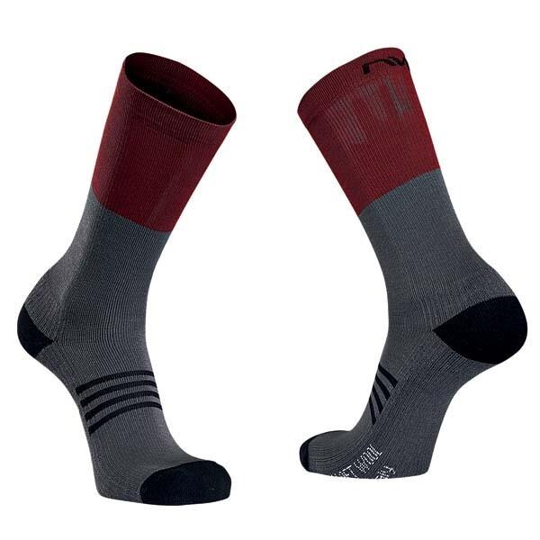 Velo Store - UK Socks Northwave Extreme Pro High | Extra 10% off with Subscription, Postage £16.79 to UK Fedex.