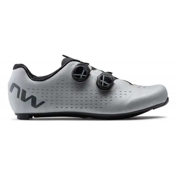 Velo Store - UK Shoes Northwave Revolution 3 | Extra 10% off with Subscription, Postage £16.79 to UK Fedex.