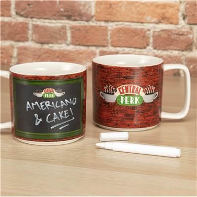 5055964744144 - Friends Tasse Central Perk zum Beschriften & Kreidestift weiß schwarz braun bedruckt aus Keramik in Geschenkverpackung
