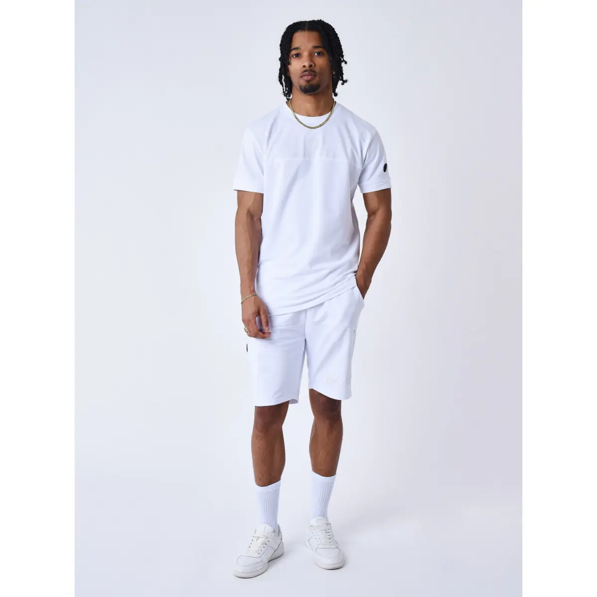 T-shirt technique à découpes