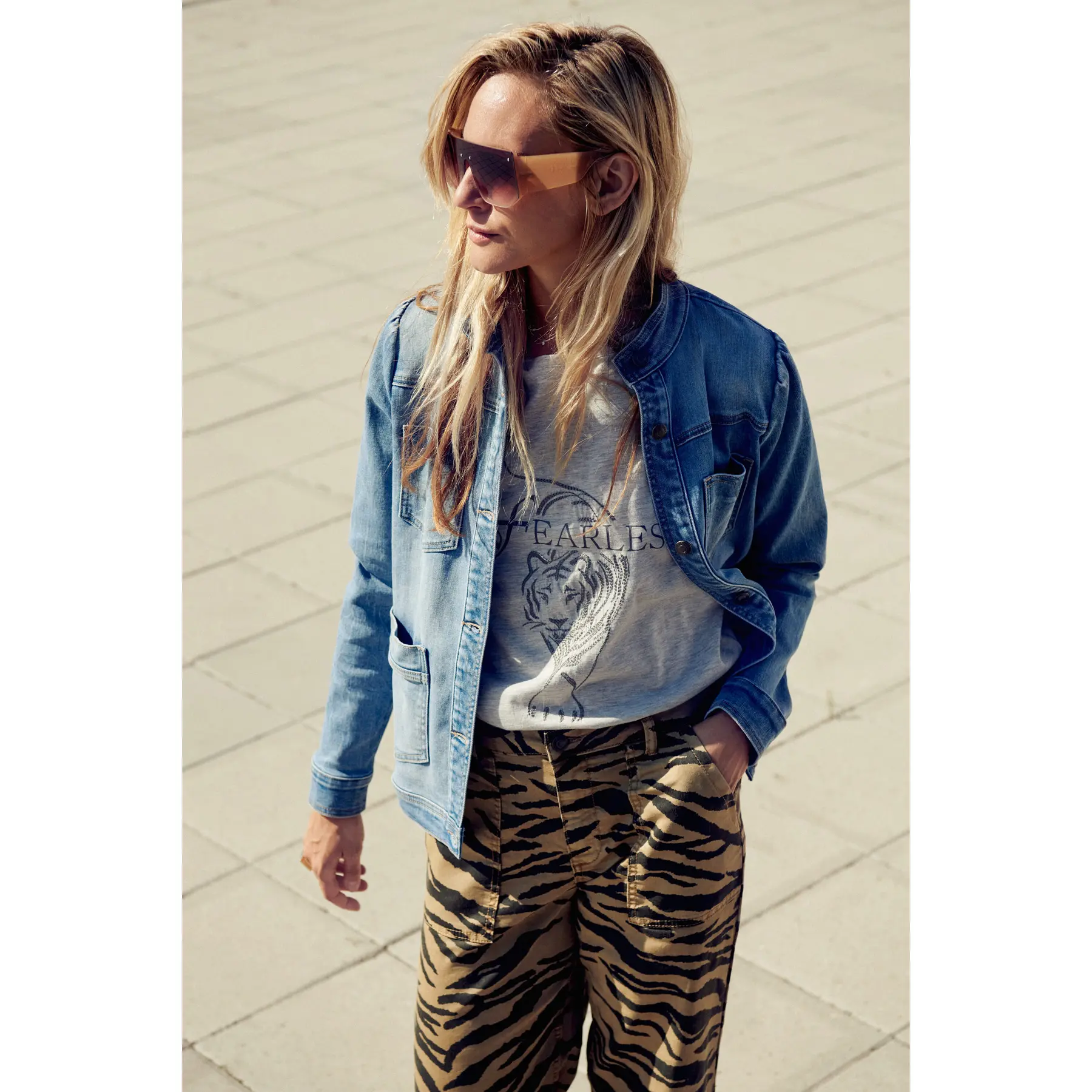 5715376892528 - T-Shirt Leona