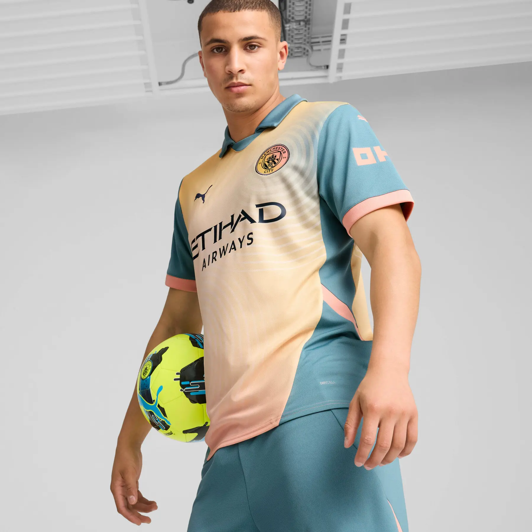 Fourth Jersey Manchester City 2024/25 | Foot-Store