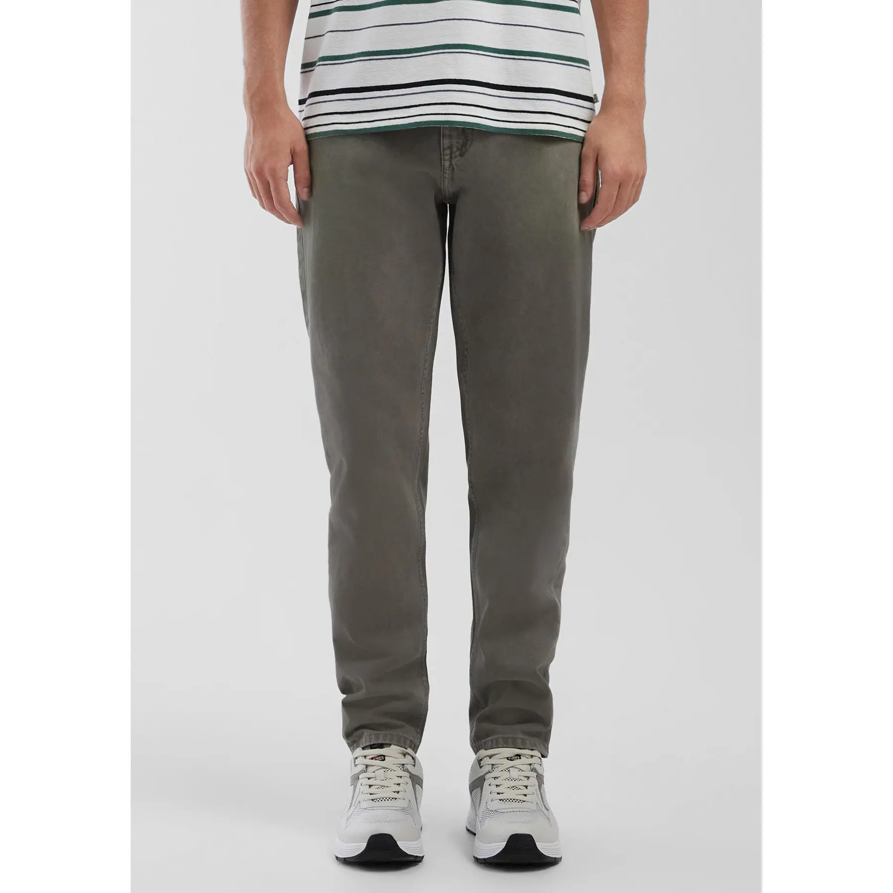 Relaxed Jeans mit hoher Taille und fünf Taschen QS