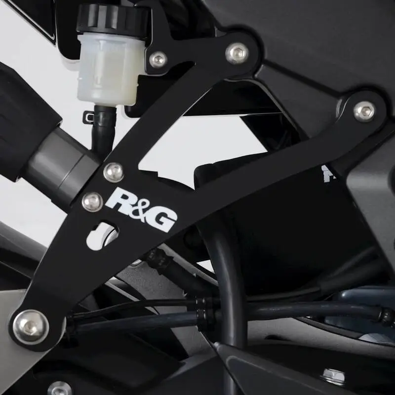 Auspuffaufhängungswerkzeug und Abdeckungen für die hinteren Fußrastenöffnungen R&G Racing Kawasaki