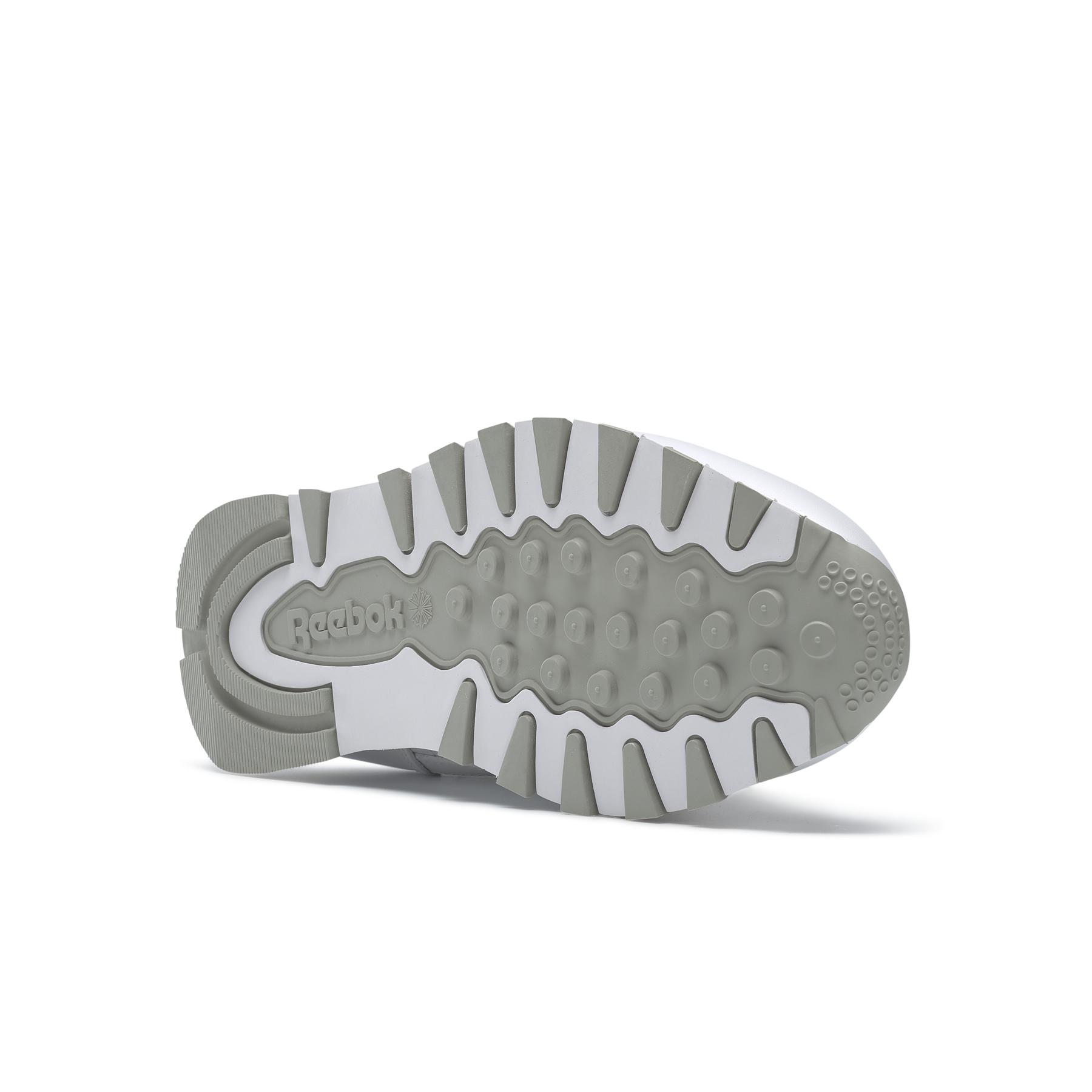 product/r/e/reebok-classics_2214_4_footwear_photography_bottom_view_white_000.jpg