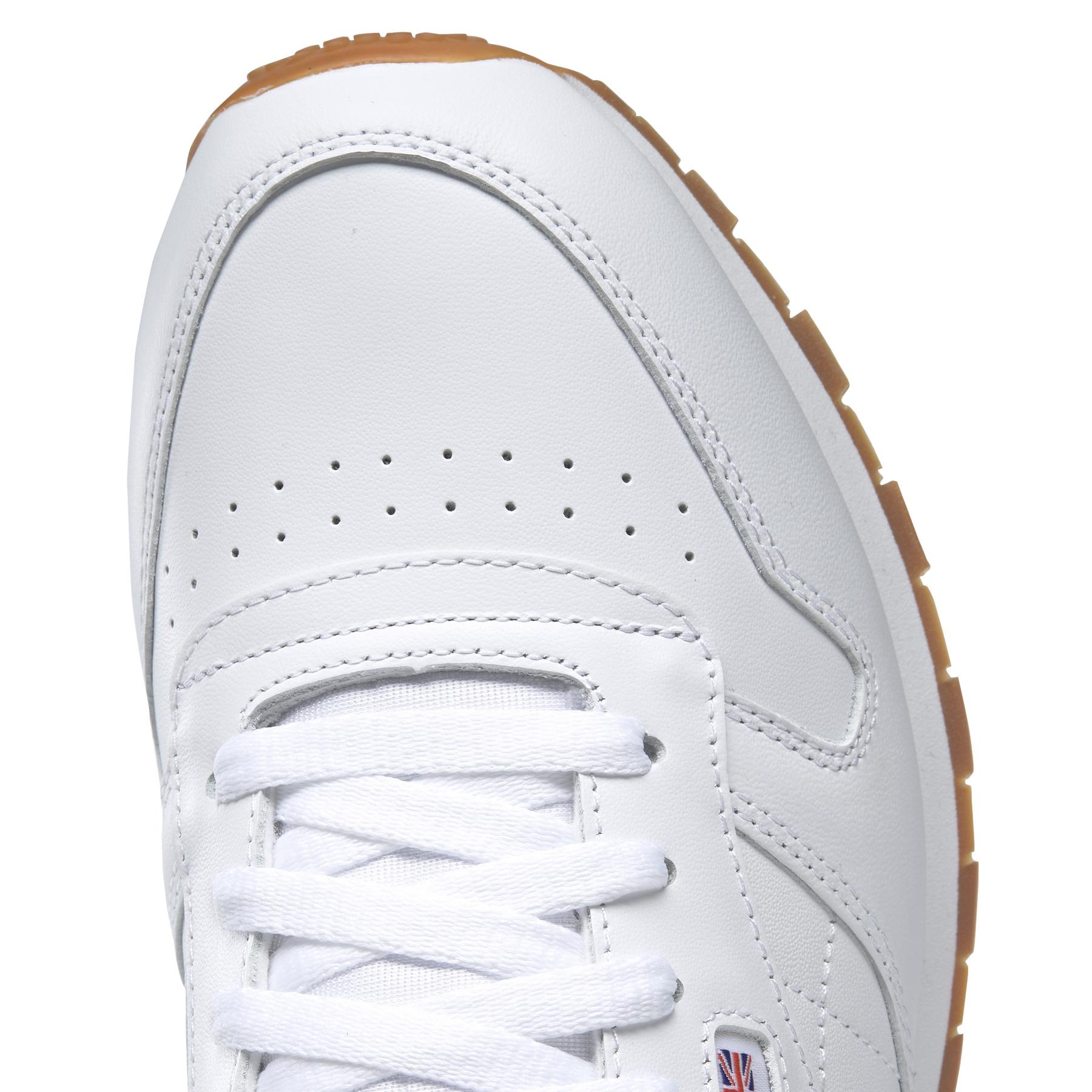 product/r/e/reebok-classics_49799_8_footwear_photography_detail_view_1_white_000.jpg