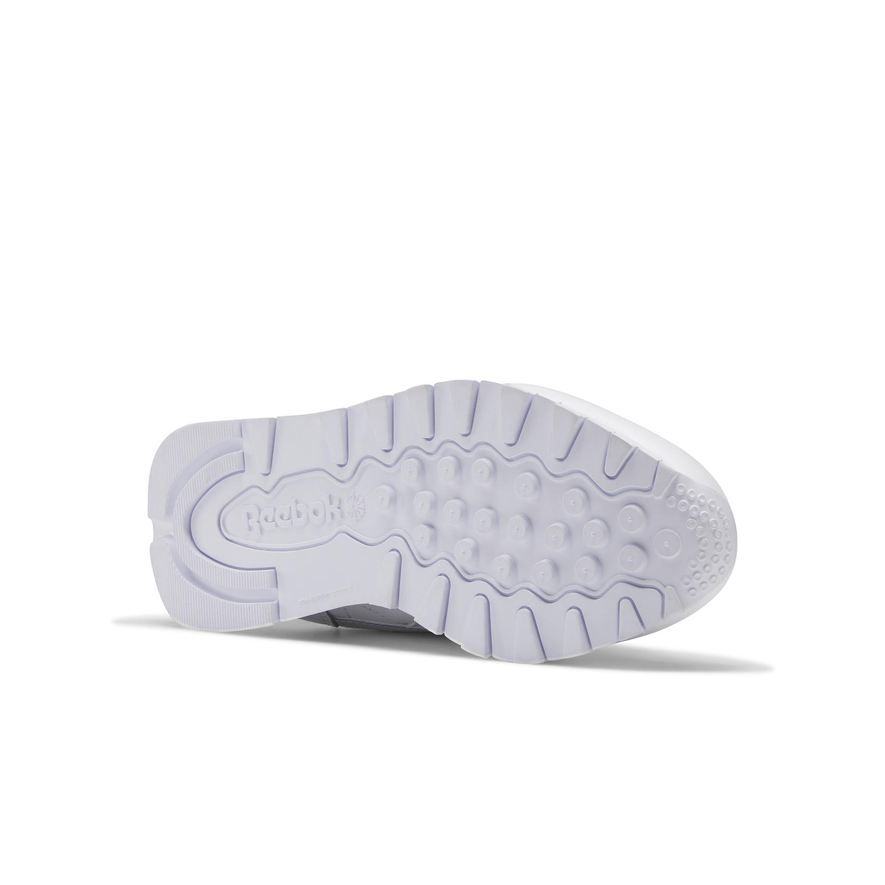 product/r/e/reebok-classics_fw6166_3_footwear_photography_bottom_view_white_000.jpg