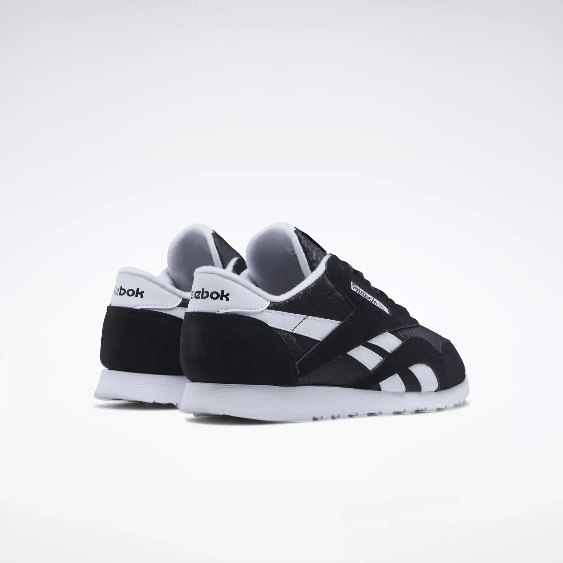 product/r/e/reebok_100009251_cblack-ftwwht-ftwwht_5.jpg