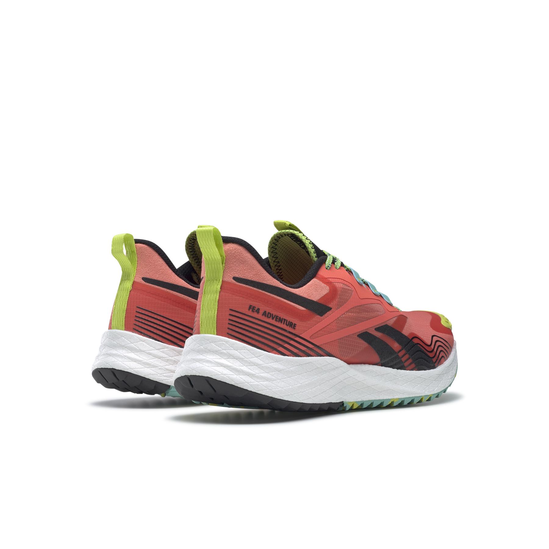 product/r/e/reebok_gw7194_6_footwear_photography_back_lateral_top_view_white_000.jpg