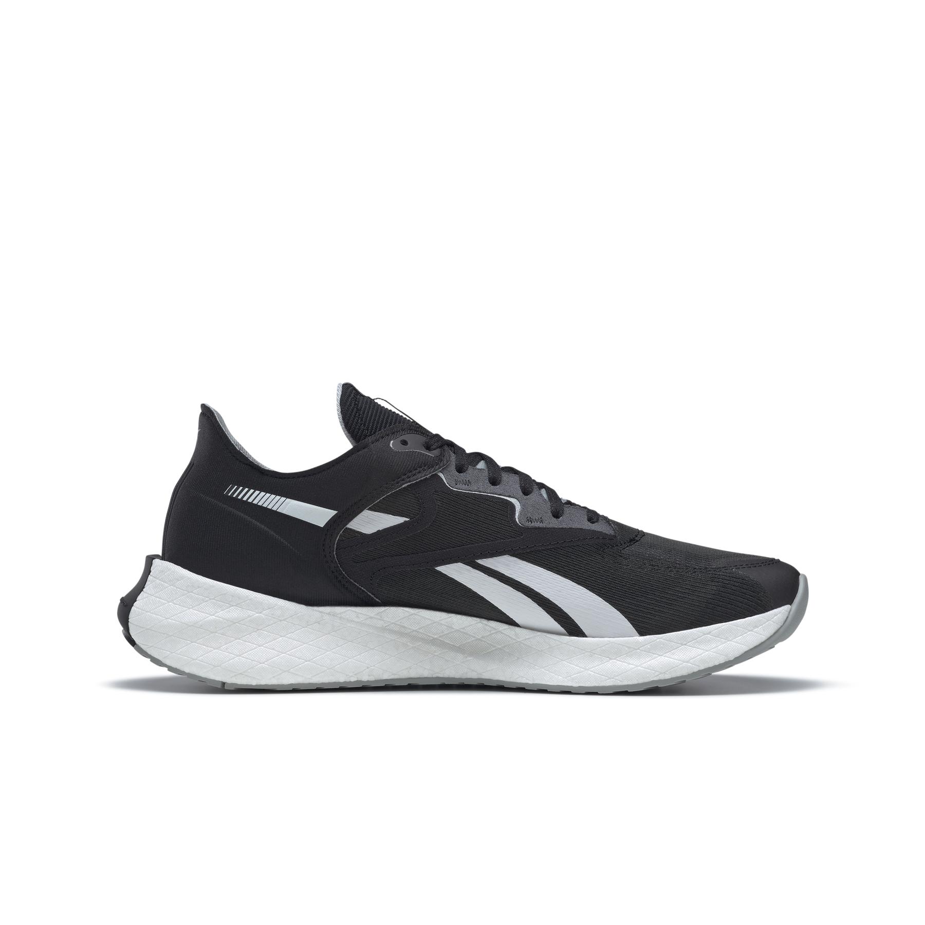 product/r/e/reebok_gw7197_4_footwear_photography_side_medial_center_view_white.jpg