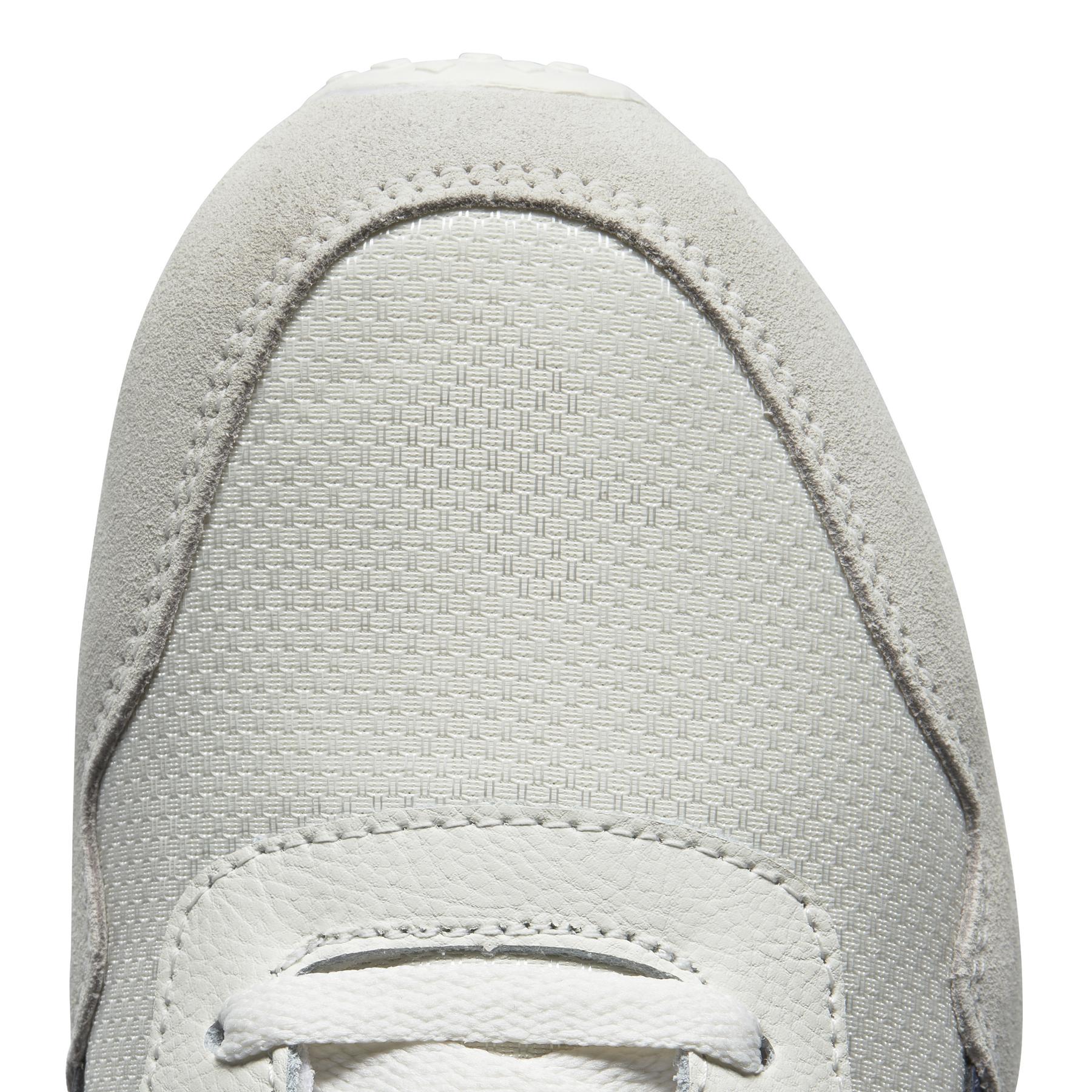 product/r/e/reebok_gy8837_7_footwear_photography_detail_view_1_white_000.jpg