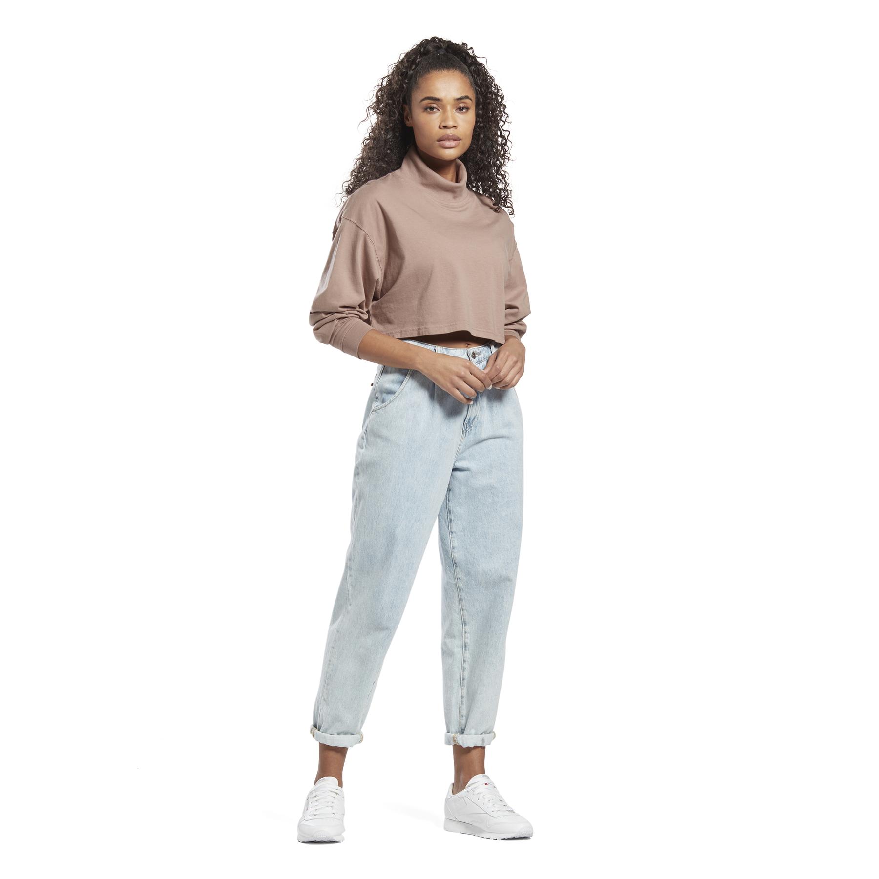 product/r/e/reebok_ht7861_4_apparel_on_model_side_view_white.jpg