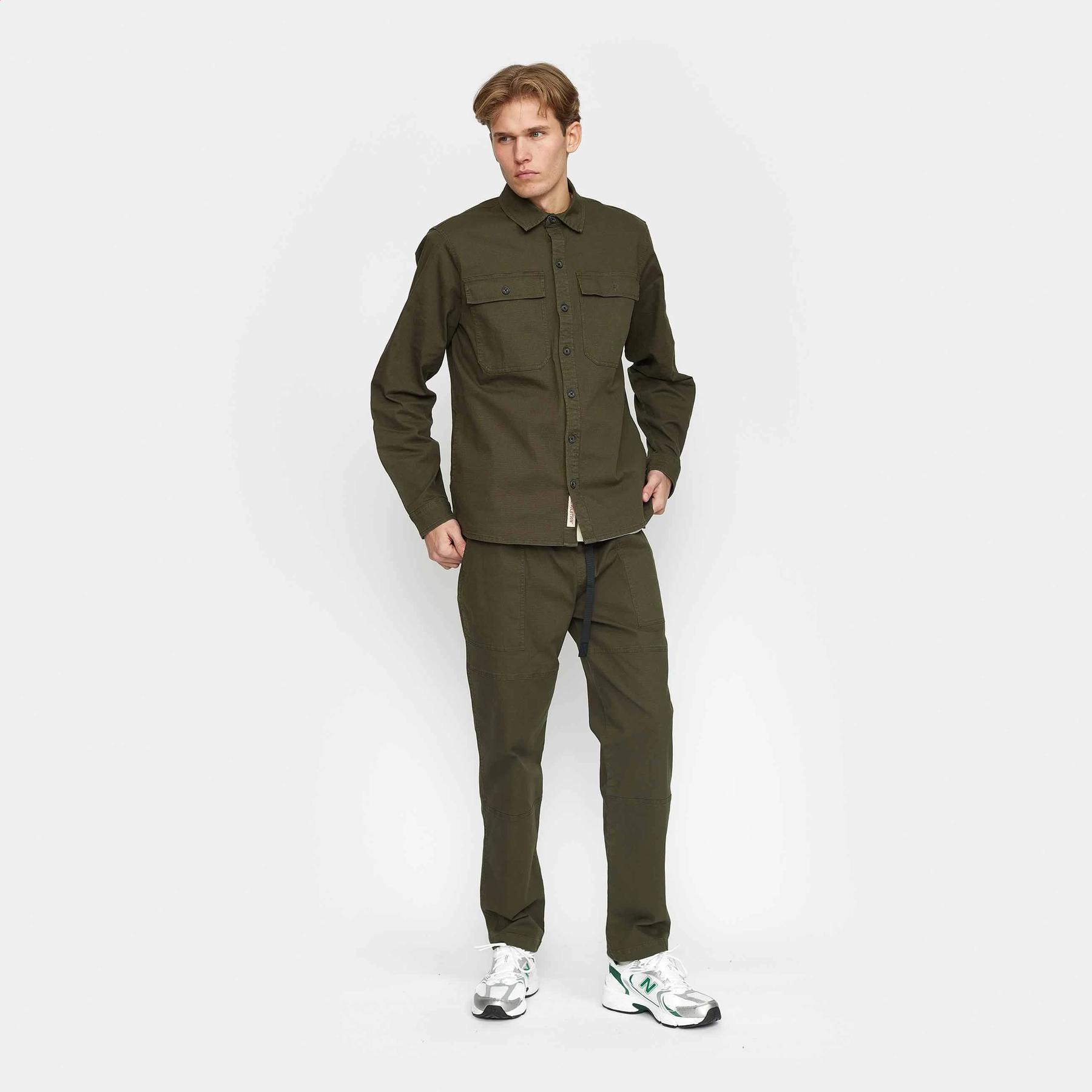 product/r/e/revolution_3133-army_army_3.jpg