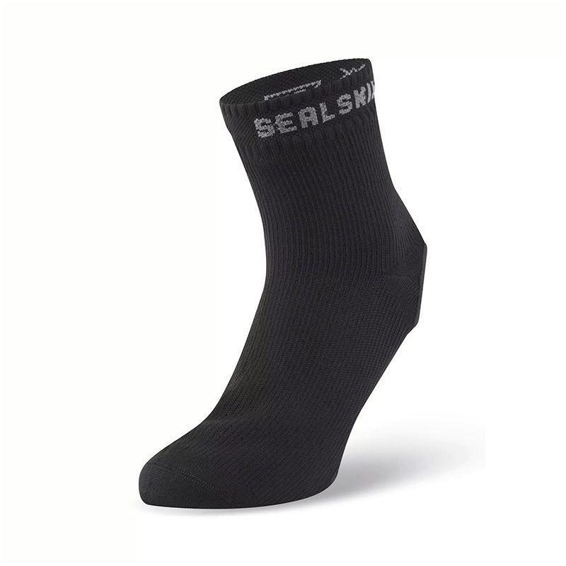 Velo Store - UK SealSkinz Shoe covers Sealskinz Thetford | Extra 10% off with Subscription, Postage £16.79 to UK Fedex.