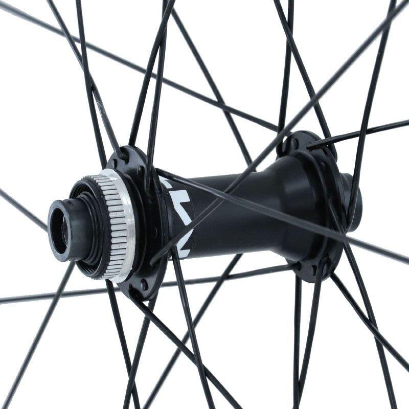 product/s/h/shimano_179098_noir_4.jpg