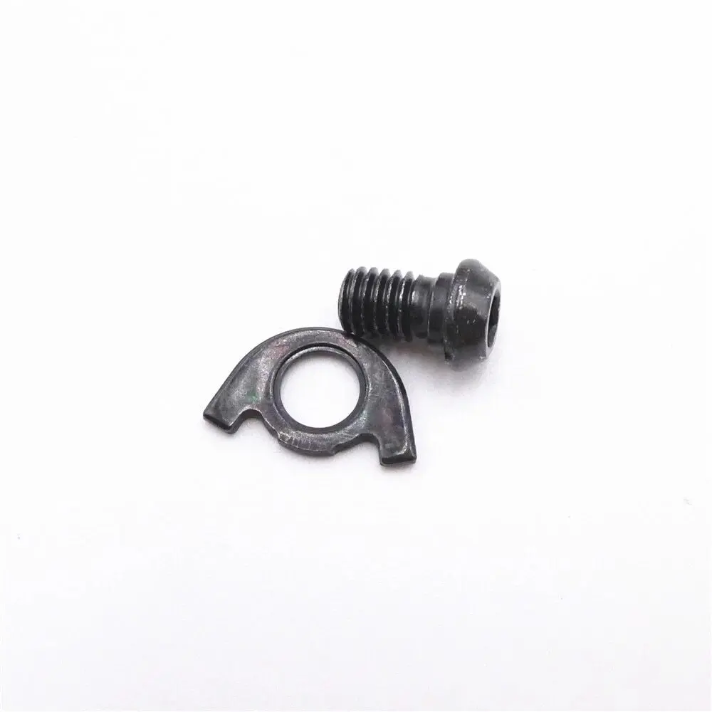 Kabelbefestigungsschrauben und Platte Shimano RD-M8100