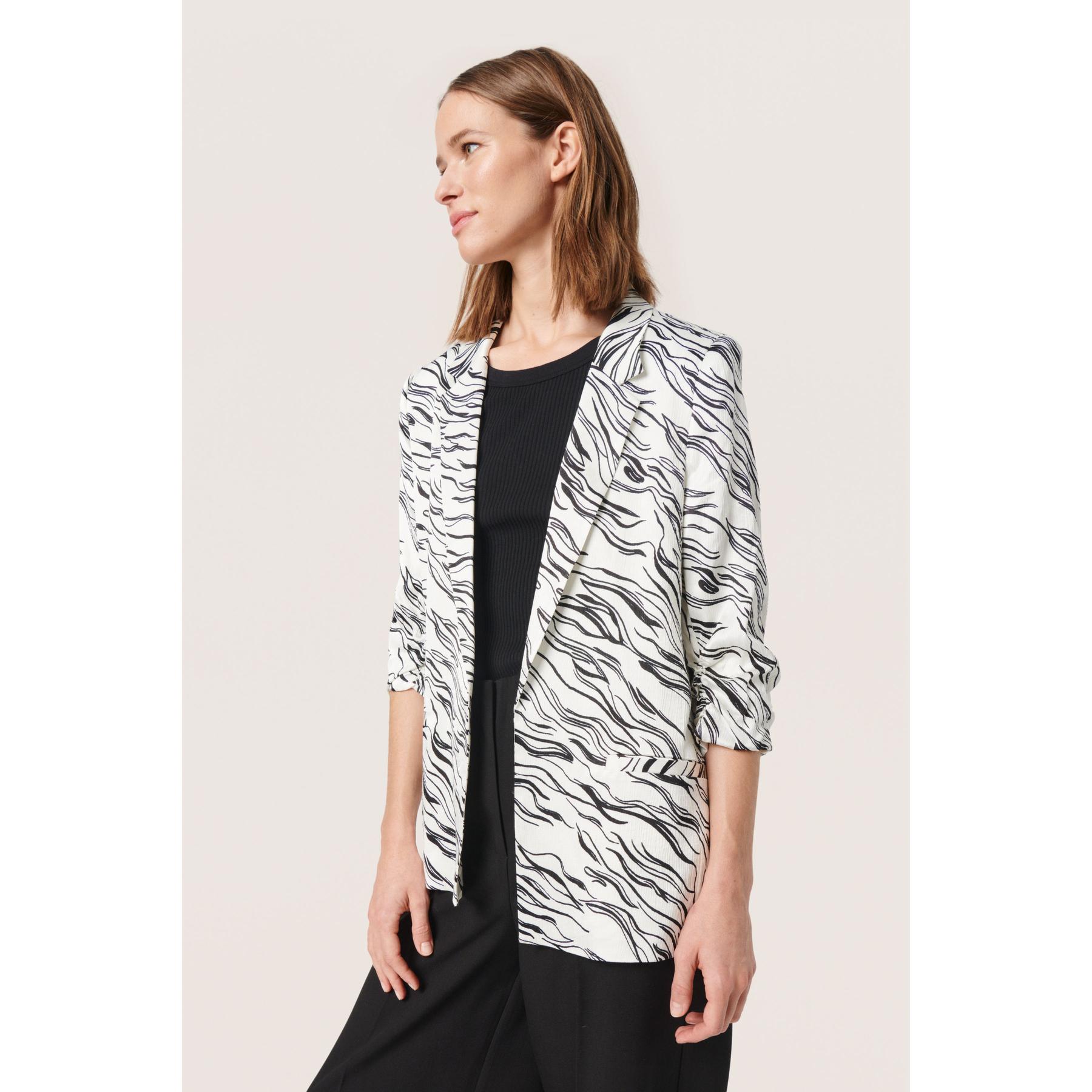 product/s/o/soaked-in-luxury_30407529-302705_4.jpg
