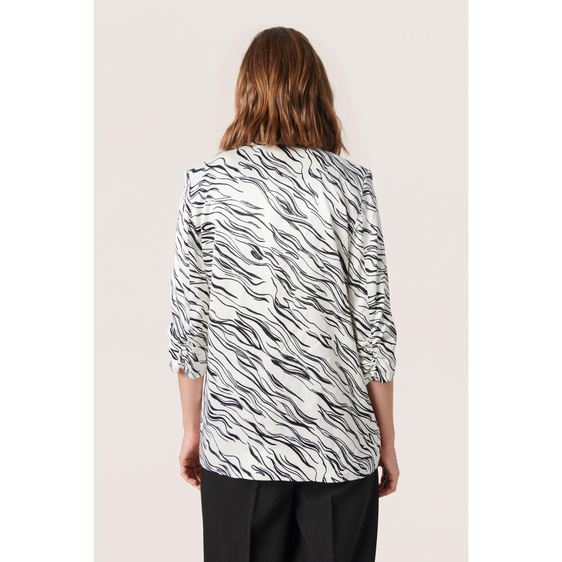 product/s/o/soaked-in-luxury_30407529-302705_5.jpg