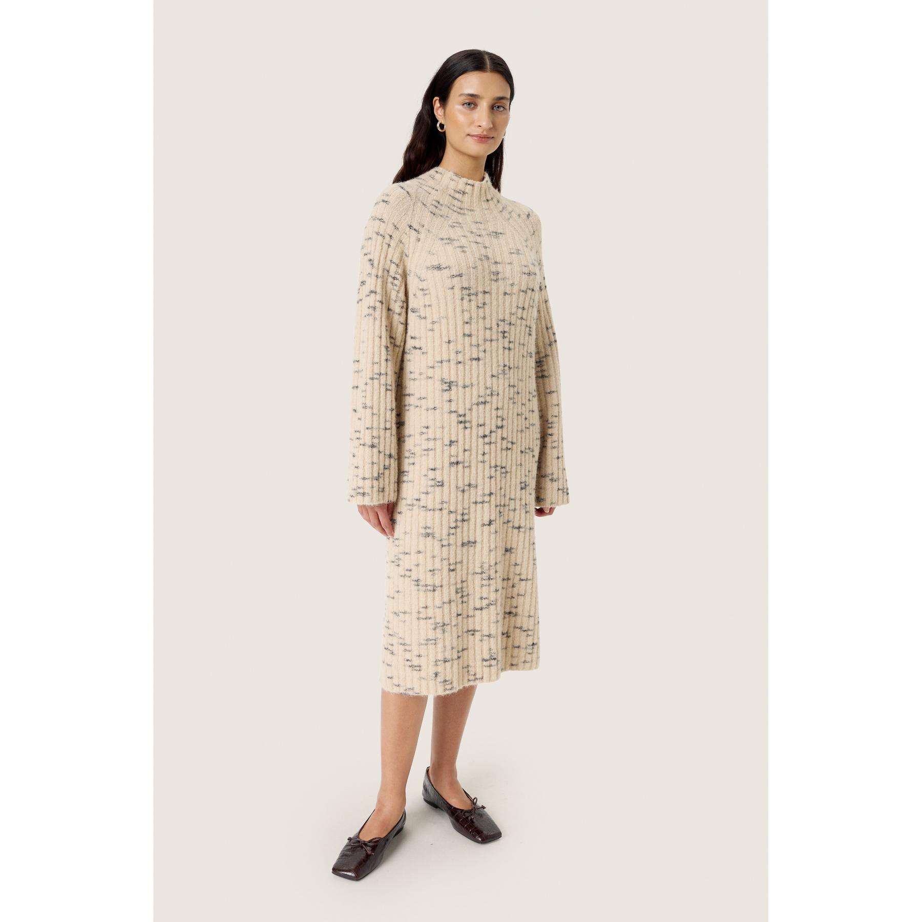 product/s/o/soaked-in-luxury_30408553-151308_5.jpg