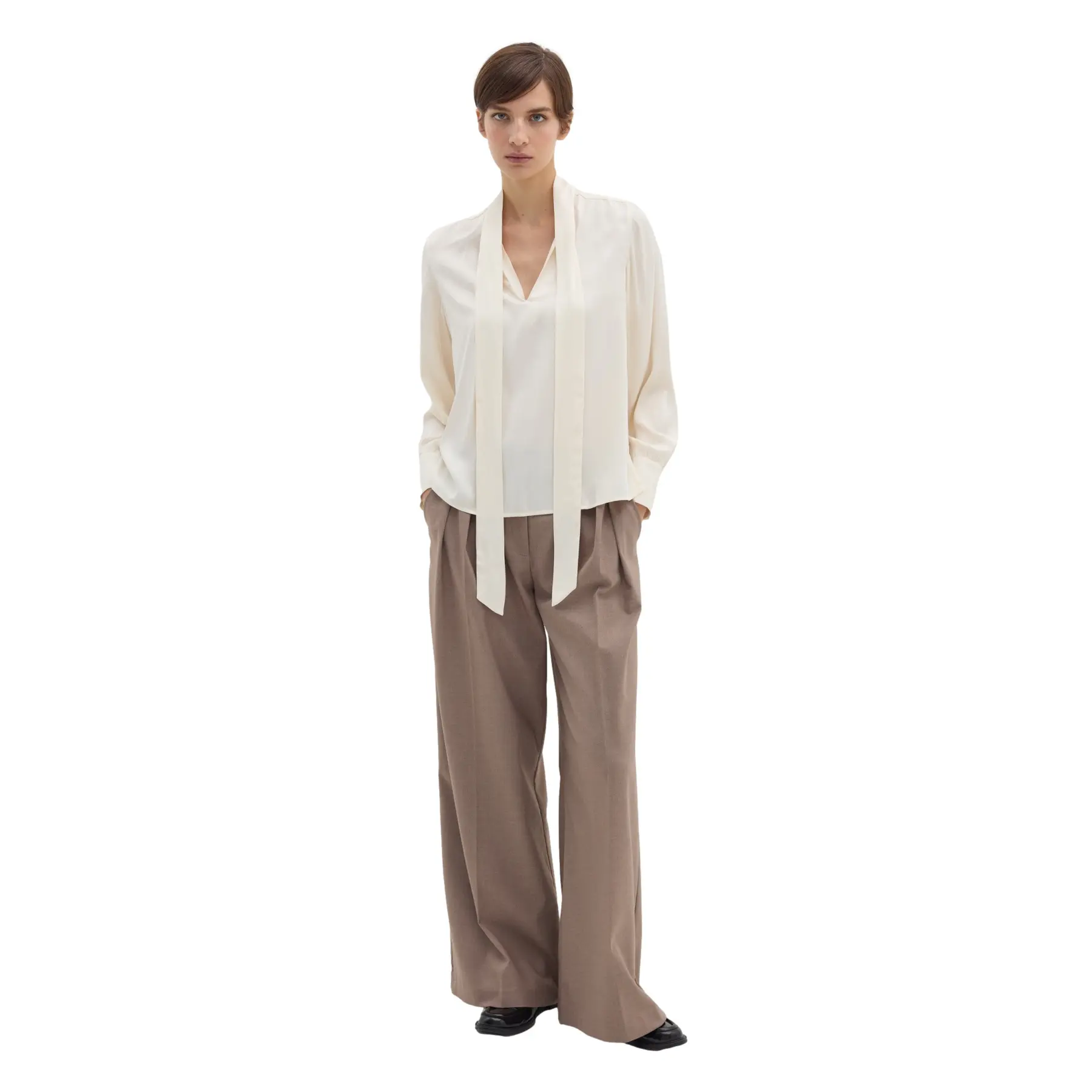 Camicia con foulard e nodo donna