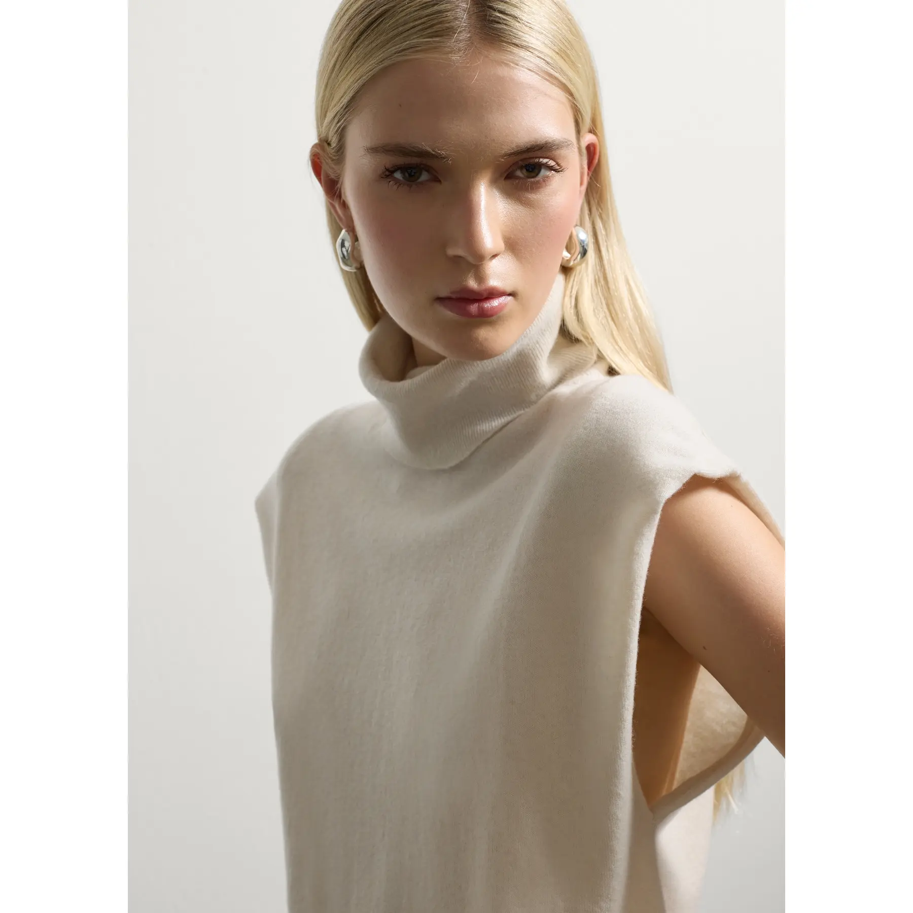 Stefanel Women's Blanc Roll Neck Jumper