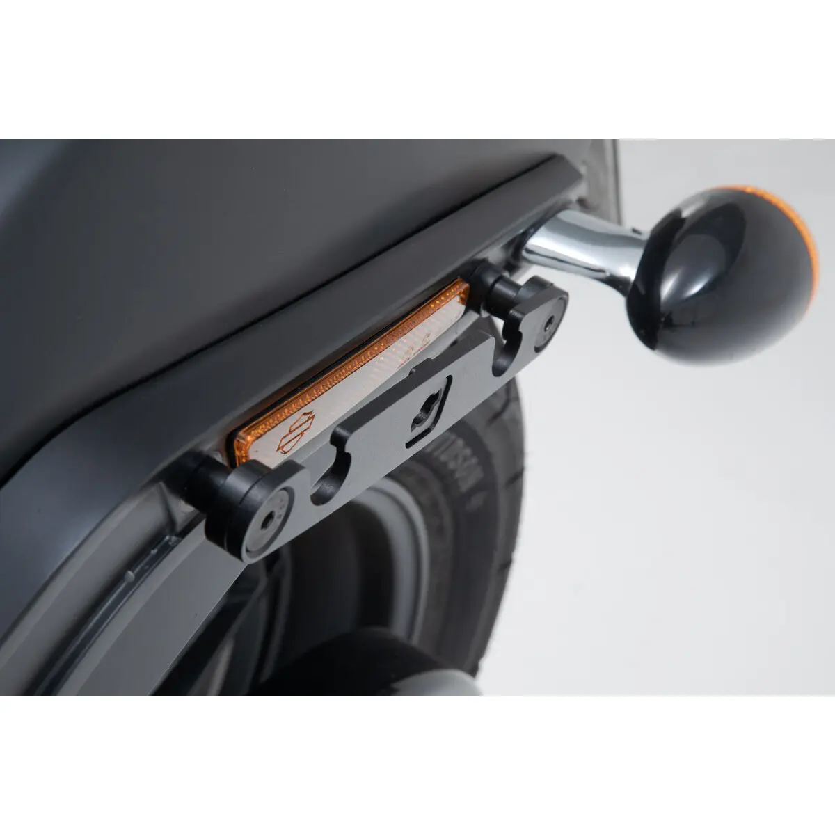 Halterung für linke Seitentasche SW-Motech SLH LH2. Harley Davidson Softail Fat Bob/S (17-).