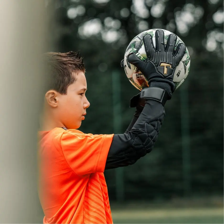 T1TAN Red Beast Junior 3.0 (FP) - Voetbalhandschoenen voor kinderen met buitennaad - met vingerbescherming - Voor de professionals van de toekomst - Gr. 5