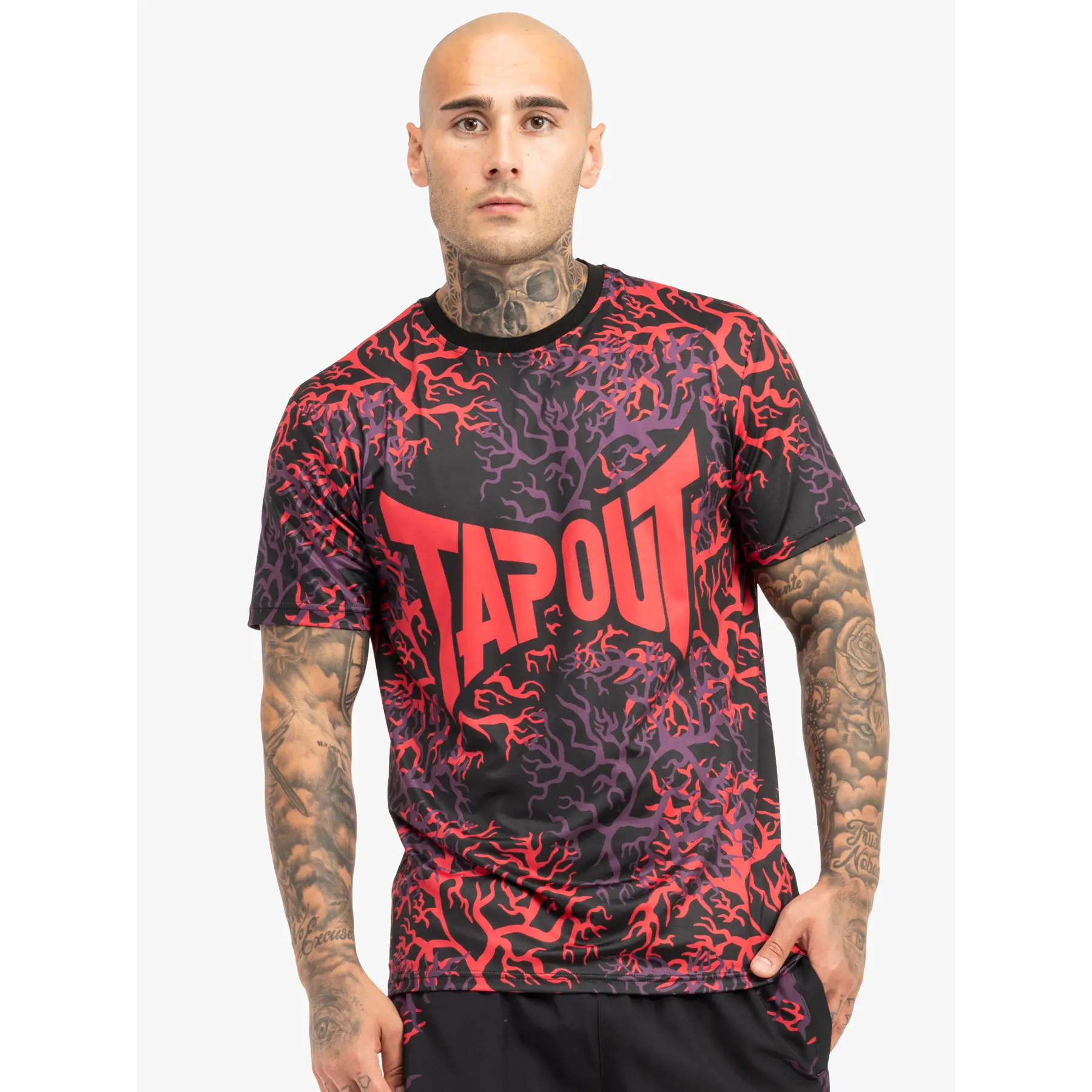 T-Shirt in regulärer Passform Tapout Rootstock