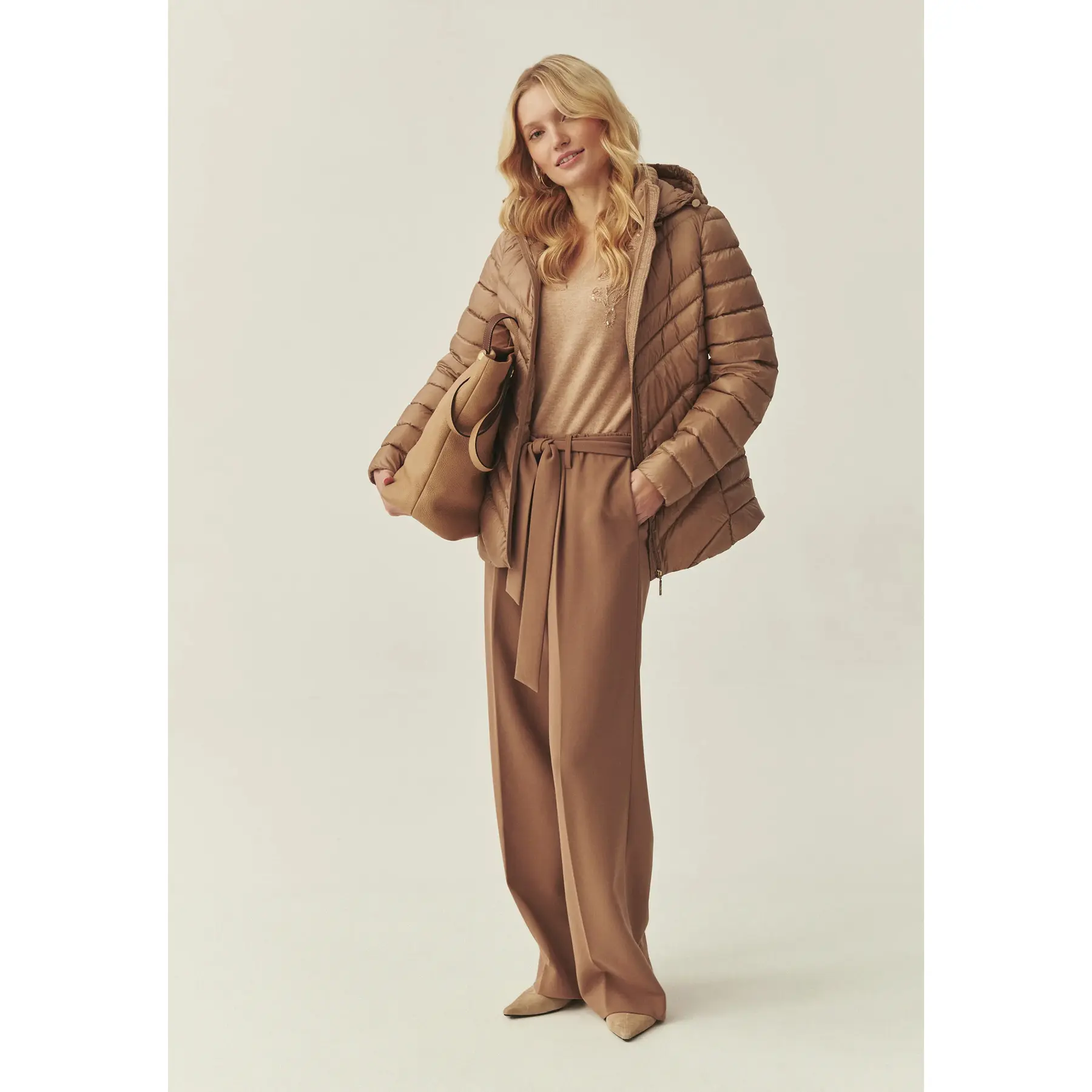 Piumino con cappuccio da donna  Atika