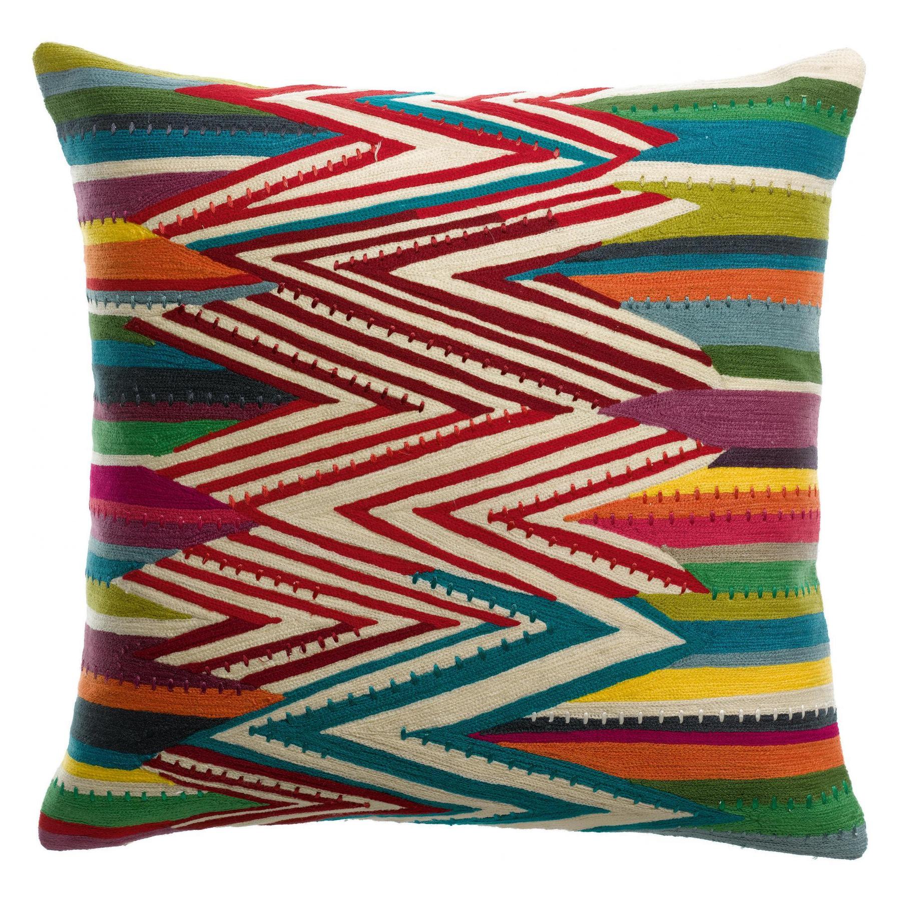 3210801912007 - Besticktes Kissen Zuma