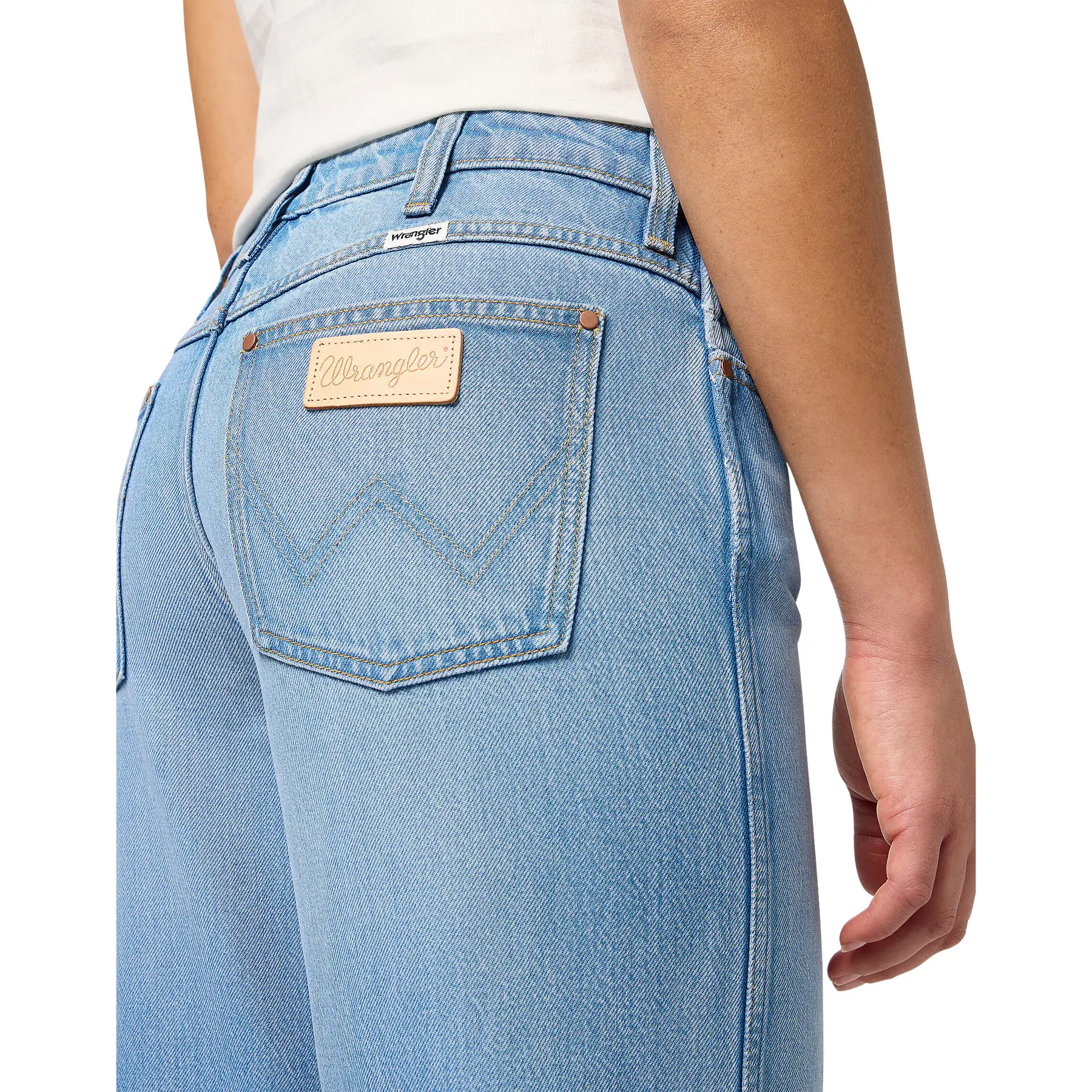 product/w/r/wrangler_112352329_betty-blue_2.jpg