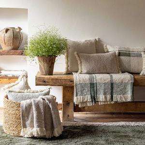 category Cushion & Plaid