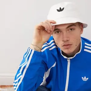 category Hoeden & bucket hats