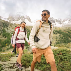 Sweatshirt und Pullover