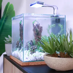 Akvarier och möbler