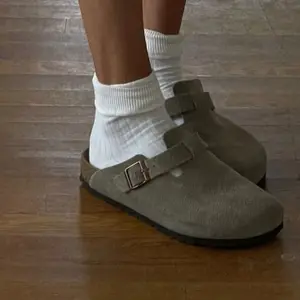 category Mules & Flip Flops