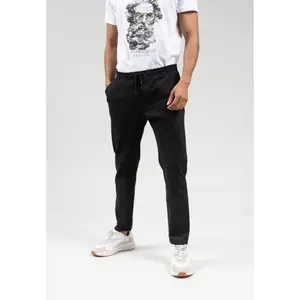 Hosen Deeluxe tack image-1