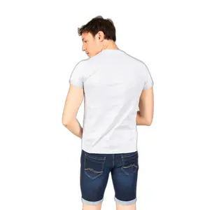 T-shirt Deeluxe novel image-1
