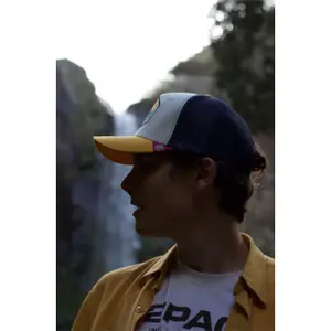 Kapsyl The Indian Face Born to Surf image-4