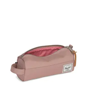 Women's case Herschel Settlement image-2