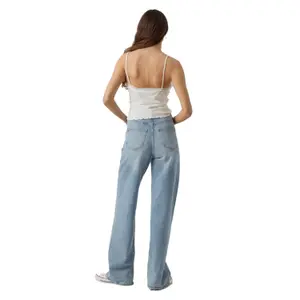 csipkés női crop top Vero Moda Ditte image-2