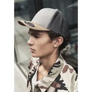 Trucker Hat Flexfit 110  image-1