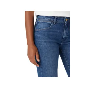 Calças de ganga para mulheres Wrangler in Airblue image-4