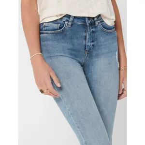 Vaqueros de mujer Only Blush life image-6