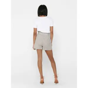 Damen-Shorts Only Milla stripe image-4