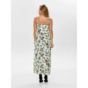 Frauenkleid Only Winner image-4