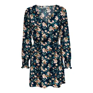 Långärmad klänning för kvinnor Only onlnova life smock image-0