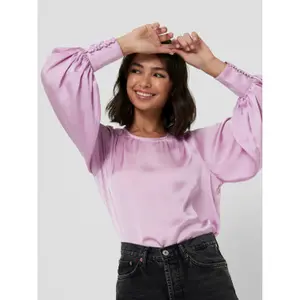 T-shirt för kvinnor Only onlruby life satin blouse bin image-3