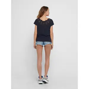 T-shirt för kvinnor Only onlceline lace mixs image-3